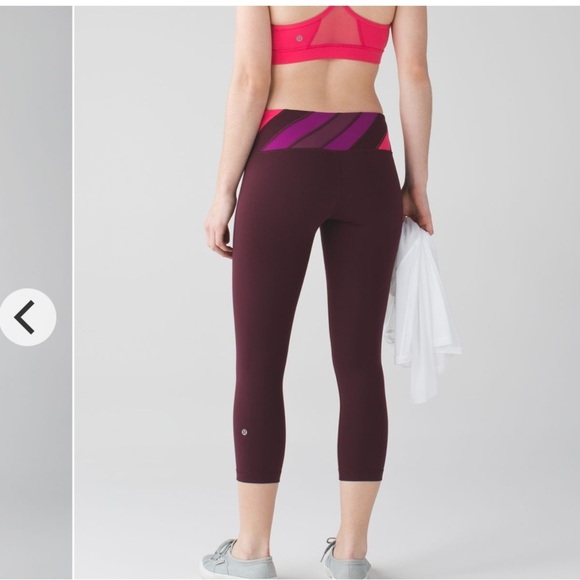 Lululemon Wunder Under Crop III - Picture 3 of 8